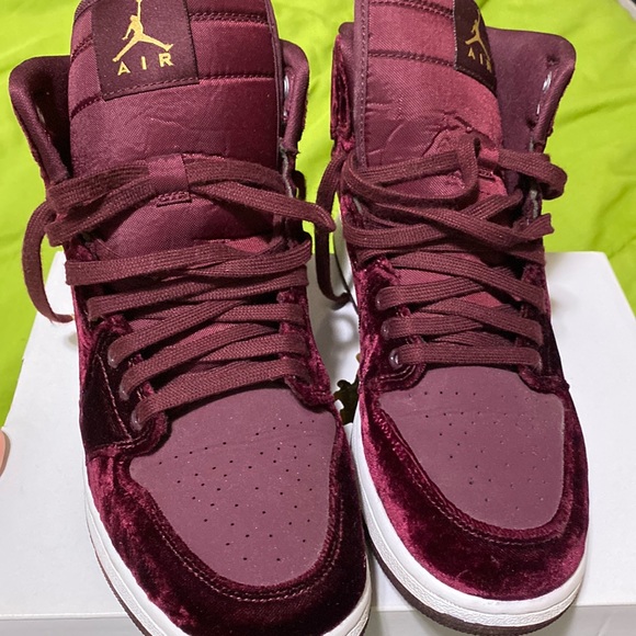 burgundy velvet jordan 1